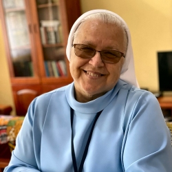 Sister Mariola, Mamusia